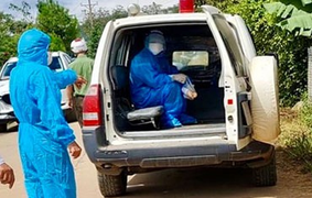 Lâm Đồng: Bệnh nhân COVID-19 trốn khỏi khu điều trị, cố thủ trên cây