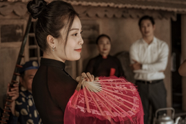 Huyền Trang ra mắt MV mới với cái tên độc lạ 'Không can chi mô'