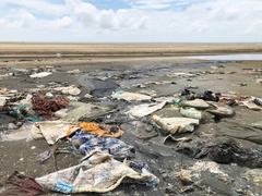 Ảnh: Rác thải nhựa bủa vây các bãi biển ở Bà Rịa - Vũng Tàu