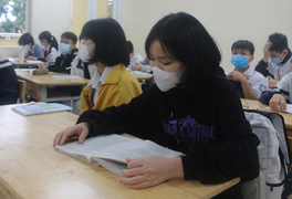Buổi học đầu tiên của học sinh lớp 9 ngoại thành Hà Nội sau hơn nửa năm ở nhà