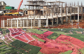 'Rừng' bê tông mọc lên từ con đường 'phục vụ sản xuất nông nghiệp' ở Lâm Đồng