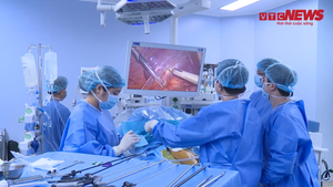 Video: Ca ghép gan bằng nội soi lấy từ người hiến sống đầu tiên ở Việt Nam