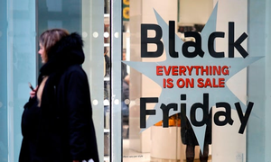 Những chiêu 'làm giá' hàng sale trong ngày Black Friday