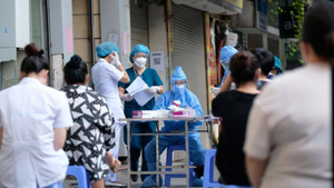 Hà Nội tìm người tới chợ Giảng Võ, quán phở ở Hồng Hà liên quan ca COVID-19