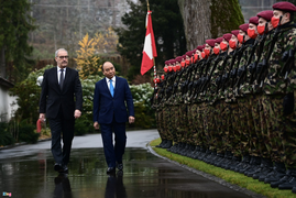 Tổng thống Thụy Sĩ chủ trì lễ đón Chủ tịch nước Nguyễn Xuân Phúc