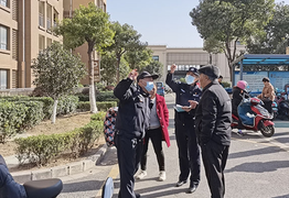 Hot girl bị cảnh sát bắt vì thói quen vệ sinh quá bẩn 