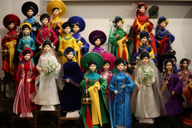 Video: Cận cảnh trang phục truyền thống của 54 dân tộc Việt Nam