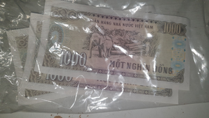 Chờ cả buổi, người phụ nữ ở Quảng Nam nhận 3.000 đồng hỗ trợ thiệt hại do bão