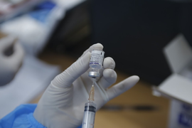 Bộ Y tế gia hạn sử dụng gần 3 triệu liều vaccine Pfizer thêm 3 tháng