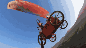 Video: Kỹ sư Thổ Nhĩ Kỳ mang ô tô bay cùng dù lượn