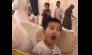 'Thánh' hát nhép tí hon và màn biểu diễn cực 'đỉnh'