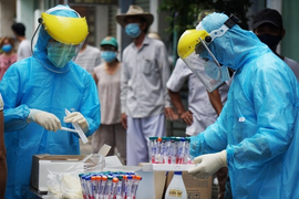 Ngày 1/12, Hà Nội thêm 469 người nhiễm SARS-CoV-2