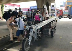 CSGT TP.HCM xử lý xe cũ nát: Nhiều chủ xe kể khổ, khóc mếu vì mất 'cần câu cơm'