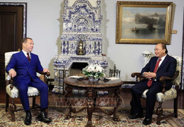 Chủ tịch nước Nguyễn Xuân Phúc hội kiến Phó Chủ tịch HĐ An ninh Dmitry Medvedev