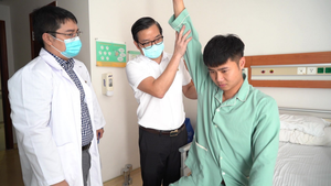 Ca phẫu thuật chấn thương vai của thủ môn Văn Toản thành công tốt đẹp