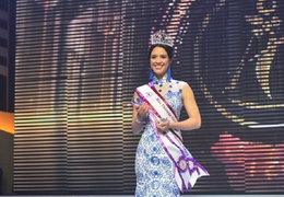 Con gái sao gốc Việt Chung Lệ Đề giành ngôi Á hậu 