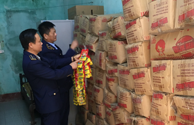 Lào Cai: Tạm giữ trên 55.000 gói kẹo không rõ nguồn gốc xuất xứ