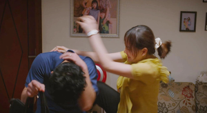 'Thương ngày nắng về': Khánh mắng chồng là thằng hèn, đấm đá túi bụi