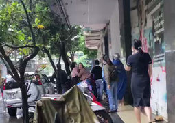 Người phụ nữ bị dàn cảnh cướp 1 tỷ đồng sau khi vay tiền ở ngân hàng 