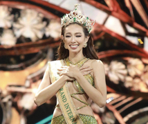 Học vấn đáng nể của Hoa hậu Hòa bình Quốc tế 2021 Thùy Tiên