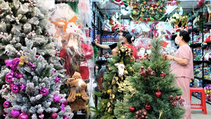 Khách sạn xịn cũng xài lại đồ cũ, báo hiệu một mùa Giáng sinh ế ẩm