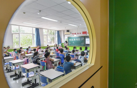 Học sinh trường quốc tế học chương trình như trường công lập, bố mẹ bất bình