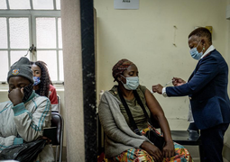 Omicron đấu với Delta: Cuộc chiến khốc liệt giữa chính các biến chủng COVID-19