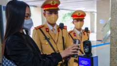 Video: Thử nghiệm camera quét mã QR khai báo y tế tại ga Cát Linh