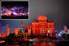 Trận bão lốc 'khủng khiếp nhất lịch sử' đổ vào nước Mỹ, hơn 50 người chết