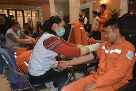 San sẻ khó khăn với khách sử dụng điện bị ảnh hưởng bởi COVID-19