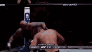 Video: Võ sĩ tung 3 cú đấm hạ gục đối thủ trên sàn đấu