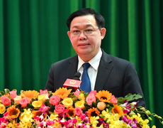 Chủ tịch Quốc hội tri ân các chiến sĩ công an trong cuộc chiến chống COVID-19