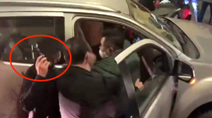 Video: Bộ đội biên phòng vây bắt tài xế chở 3kg ma tuý như phim hành động