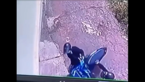 Cô gái bị 'nghiệp quật' khi cười trên nỗi đau của bạn