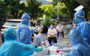 Cả nước thêm 15.377 ca COVID-19, Hà Nội chạm mốc 1.000 ca