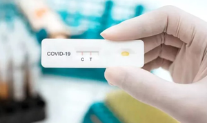 Bộ Y tế: Test nhanh dương tính SARS-CoV-2 tại nhà, người dân không tự ý vào viện