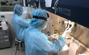 Bộ Y tế: 3 du khách mắc COVID-19 từ TP.HCM đến Hong Kong không nhiễm Omicron