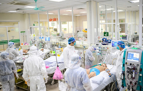 F0 ở Hà Nội cao kỷ lục, bệnh nhân nặng tăng, bệnh viện lo quá tải