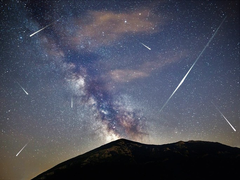 Ngắm mưa sao băng Geminids rực rỡ trên bầu trời Việt Nam đêm nay