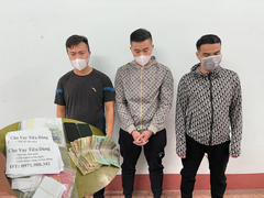 Hàng trăm người sập bẫy tín dụng đen, gánh lãi hơn 400%/năm