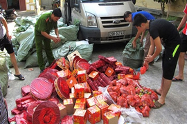 Bình Phước: Bắt giữ tài xế vận chuyển hơn nửa tạ pháo các loại