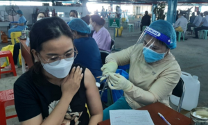 TP.HCM đã tiêm hơn 33.000 mũi 3 vaccine COVID-19