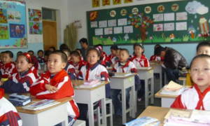 Gạch sai đáp án '11-4=7' của học sinh, giáo viên đưa ra lời giải thích bất ngờ