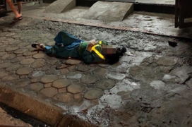 Truy tìm tài xế ô tô tông nữ lao công, kéo rê trên đường phố Hà Nội rồi bỏ chạy