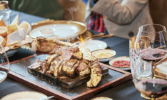Những món ăn dát vàng gây xôn xao Việt Nam