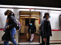 Mỹ phải đếm lại số người đã tiêm vaccine COVID-19