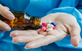 Bệnh nhân COVID-19 có thể dùng thuốc kháng sinh khi nào?