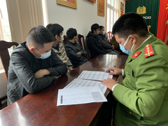 Bắt 11 con bạc cá độ bóng đá hơn 7 tỷ đồng