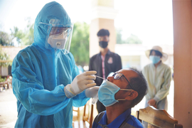 Giám đốc CDC Phú Yên nói gì về giá mua kit test COVID-19 của Công ty Việt Á?