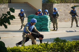 Video: Bộ đội công binh diễn tập chống bạo động